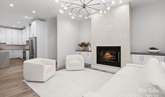 324 Avery Trail Dr 26, Arden, NC 28704