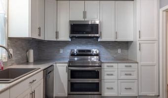 49 Canterbury Dr, Athens, OH 45701