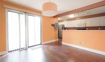 1104 Netherton Ct, Amherst, NY 14051