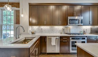 944 N COLUMBUS St, Alexandria, VA 22314