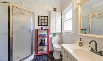 208 S Guegnon St, Abbeville, LA 70510