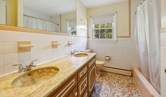 622 Wiese Rd, Cheshire, CT 06410