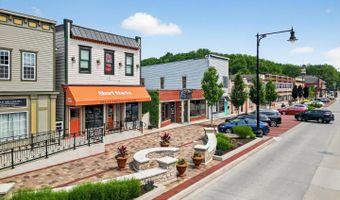 208 S Main St, Algonquin, IL 60102