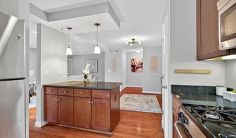 4163 S FOUR MILE RUN Dr 301, Arlington, VA 22204