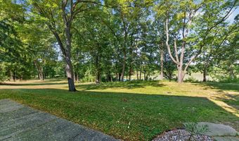 4061 Thornoaks Dr, Ann Arbor, MI 48104