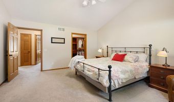 1300 26TH St SW, Austin, MN 55912