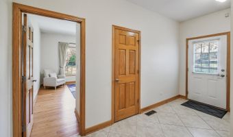 500 E Sherwood Dr, Addison, IL 60101