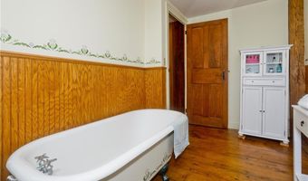 175 Huntinghouse Rd, Glocester, RI 02857