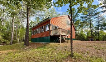 8 Breezy Knoll Ln, Baileyville, ME 04694
