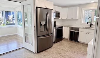 57 Friendship St, Newport, RI 02840