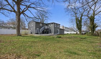41 Madison Ave, Amityville, NY 11701