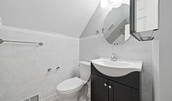 12410 ROCKLEDGE Dr, Bowie, MD 20715