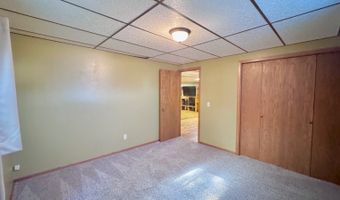 209 10th Ave NW, Bowman, ND 58623