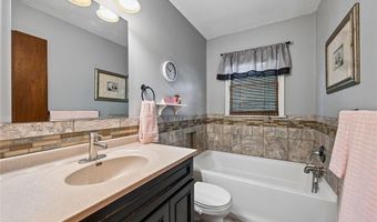 300 S Oak St, Anamosa, IA 52205