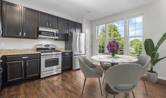64 N Dryden Pl, Arlington Heights, IL 60004