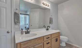 21855 Pioneer Cir, Edmond, OK 73012