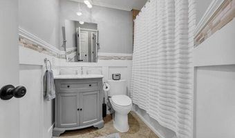514 Great Hill Dr, Ballwin, MO 63021