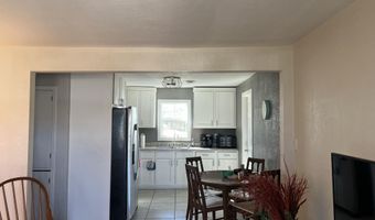 905 S Griffith Ave, Aurora, MO 65605