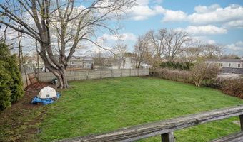 37 Squantum Dr, Middletown, RI 02842