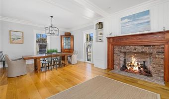 131 Eustis Ave, Newport, RI 02840