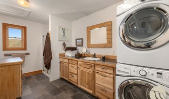 618 Grove Creek Rd, Absarokee, MT 59001