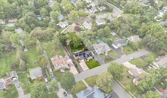 50 Towne St, Amityville, NY 11701