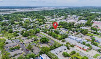 92 W 13TH St, Atlantic Beach, FL 32233