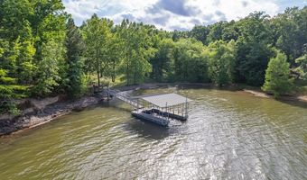 685 River Oaks Dr, Big Sandy, TN 38221