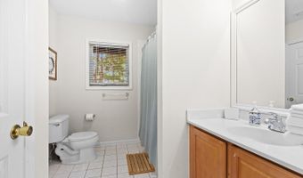 5 Port Royal Dr 7, Alloway, NJ 07462