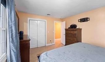 18 Calef St, Cranston, RI 02920
