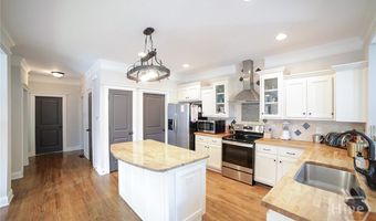 132 N Poplar St, Athens, GA 30606