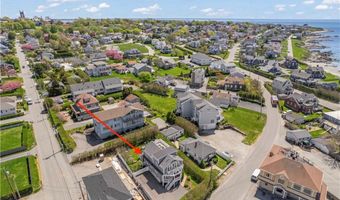 45 Crescent Rd, Middletown, RI 02842