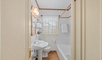 1422 W 32ND St, Cheyenne, WY 82001