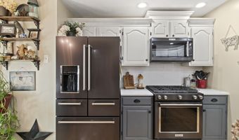 1135 Crystal Ct, Avon, IN 46123