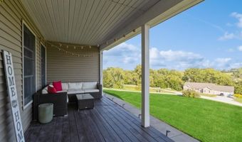 1049 Vine Ave, Riverside, IA 52327