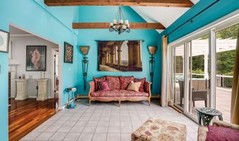 9 Longview Dr, Bow, NH 03304