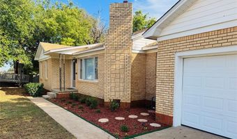 1038 E WALNUT St, Altus, OK 73521