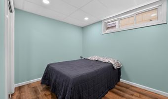 7 Gregg Ln, Bayonne, NJ 07002