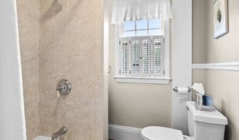18 East St, Beverly, MA 01915