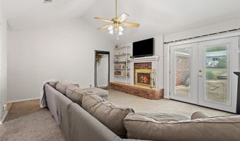 813 E 2nd St, Weatherford, TX 76086