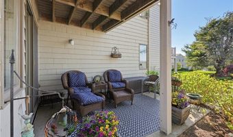 77 Windward Ln, Bristol, RI 02809
