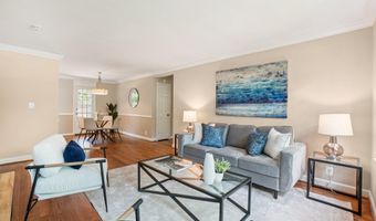 2824 S ABINGDON St A2, Arlington, VA 22206