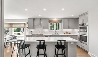 2 High Ridge Rd, Ashland, MA 01721