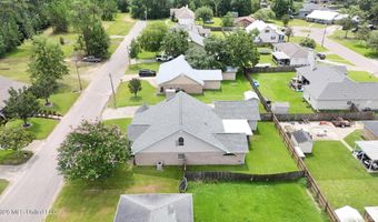 246 Pine Driveway, Bay St. Louis, MS 39520