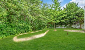 33 Windward Dr, Barnegat, NJ 08005