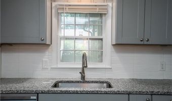 914 Jersey St, Baldwin City, KS 66006