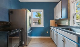 1212 N LEMINWAH St, Appleton, WI 54911