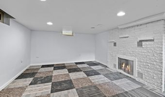 1074 6TH St, Green Bay, WI 54304