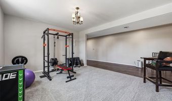 800 Kaitlynn Ave, Anamosa, IA 52205