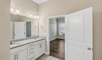 893 Deepwood Ct, Boiling Springs, SC 29316